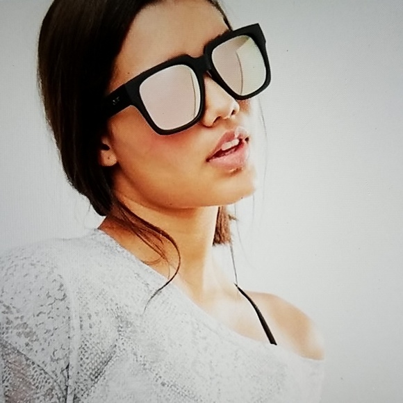 Quay Australia Accessories - 1 left! Quay on the prowl pink mirror sunnies